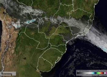 Foto de satélite divulgada neste sábado (22) pelo Simepar