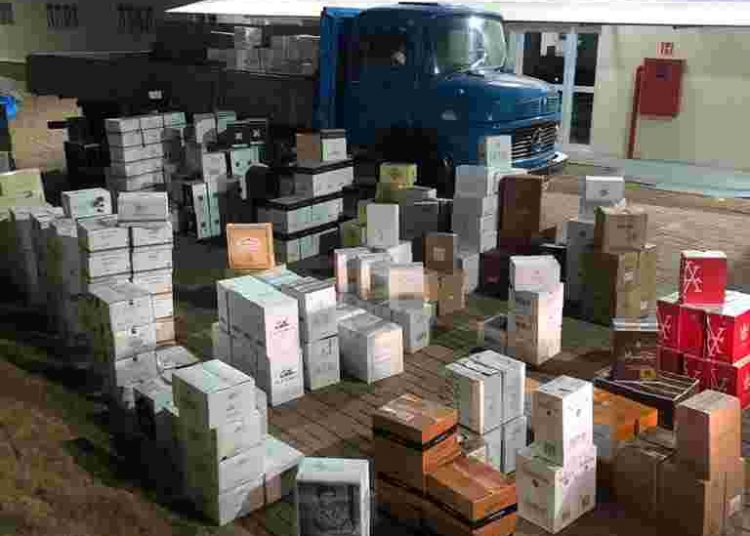 Carregamento de vinho apreendido na fronteira com a Argentina. Foto: arquivo/divulgação
