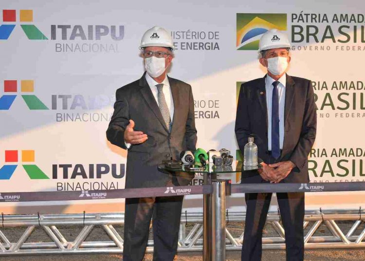Ministro e diretor-geral brasileiro da Itaipu. Fotos: Rubens Fraulini