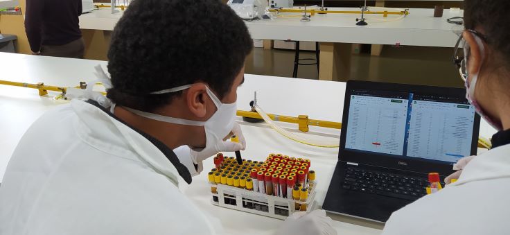 Teste para Covid-19. Foto: UNILA/Divulgação