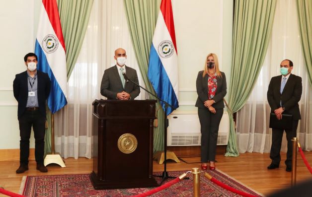 As autoridades do Poder Executivo durante coletiva de imprensa no Palácio do Governo. Foto Agência IP