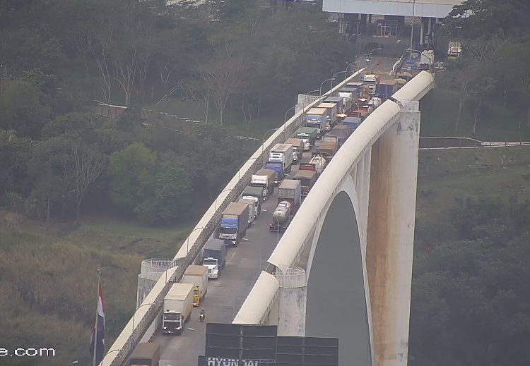 Ponte da Amizade. Foto: reprodução da câmera ao vivo da CATVE