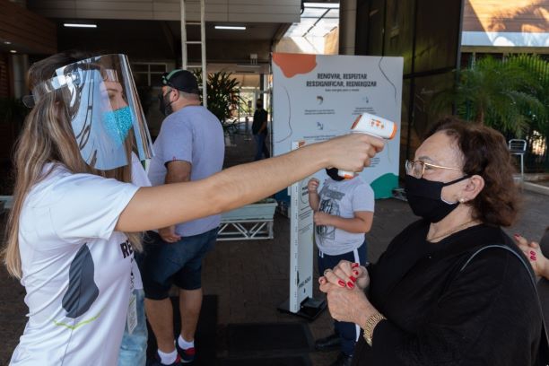 Turista na Itaipu. Foto: Rubens Fraulini/IB