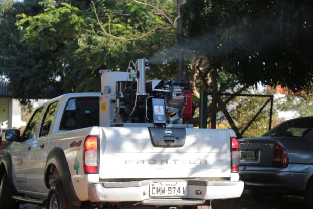 Aplicação de inseticidas em Foz. Foto: PMFI