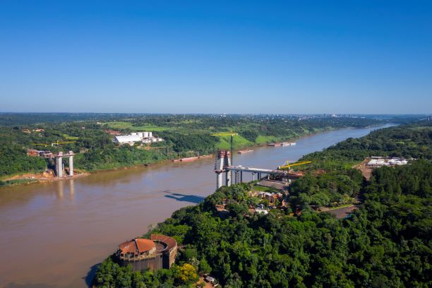 Panorâmica das obras da Ponte da Integração, divulgada ontem (12). Fotos: Alexandre Marchetti/IB