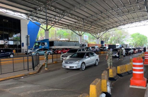 Aduana paraguaia na Ponte da Amizade. Foto: Agência IP/ Divulgação