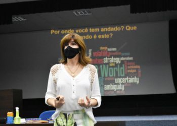 Aula Magna presencial com a professora Doutora Suziméri Vilas Bôas Pescador. Foto: divulgação