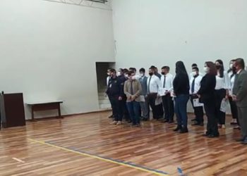 Cerimônia de entrega de certificados para os candidatos que participaram do treinamento. Foto: La Clave.