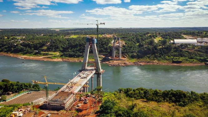 Ponte da Integração em construção. Foto: Alexandre Marchetti/IB