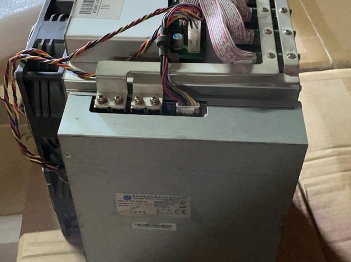 Máquina mineradora de bitcoin. Foto: Não Viu?