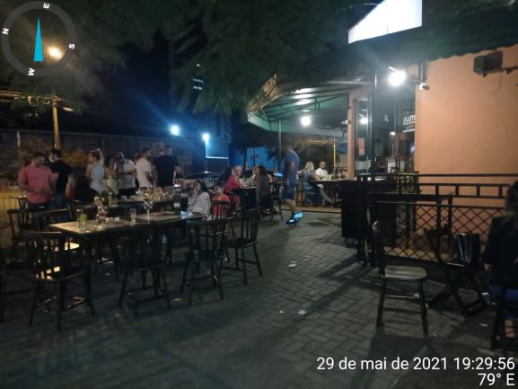 Bar fechado pela fiscalização da Prefeitura de Foz. Foto: divulgação/PMFI