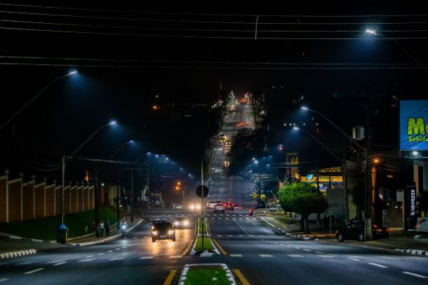 Nova iluminação com lâmpadas de LED em Foz. Foto: PMFI/divulgação