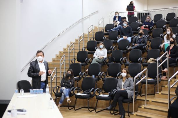 Prefeito de Foz do Iguaçu em reunião de hoje (11). Foto: PMFI/Divulgação