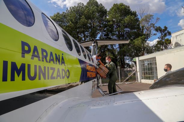 Entrega de vacinas para as regionais de saúde do Paraná. Foto Gilson Abreu/AEN
