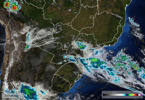Foto de satélite divulgada pelo Simepar nesta segunda-feira (07)