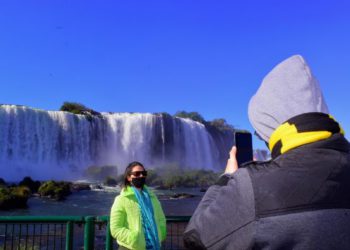 Turistas voltam a visitar as Cataratas do Iguaçu. Foto: Mateus Oliveira / Parque Nacional do Iguaçu