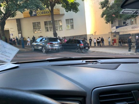 Fila na Agência dos Correios, em Foz do Iguaçu. Foto ilustrativa: Não Viu?