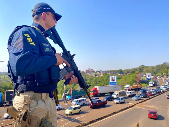PRF em operação na região da Ponte da Amizade. Foto de arquivo: PRF/Divulgação