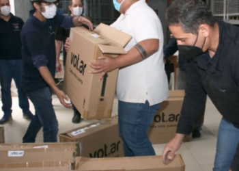 Distribuição de urnas no Paraguai. Foto: Agência IP