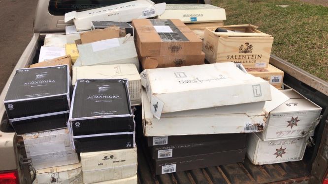 Caixas de vinhos apreendidos. Foto: PF/Divulgação