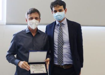 Fabriz (à esquerda) e Amon no dia da posse. Foto: PMFI