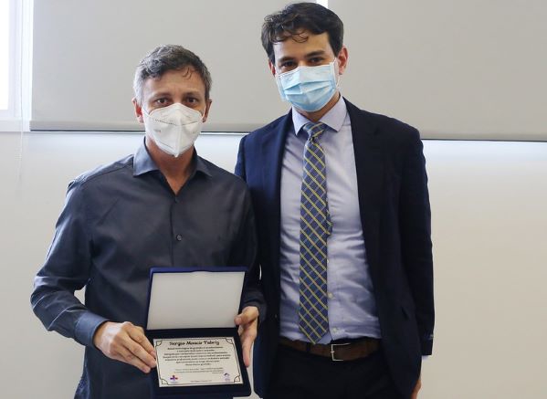 Fabriz (à esquerda) e Amon no dia da posse. Foto: PMFI