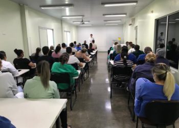 Reunião com os funcionários da Fundação Municipal de Saúde. Foto: PMFI