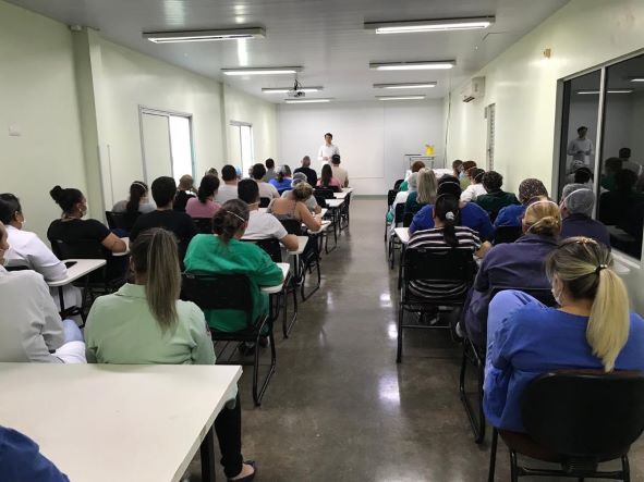 Reunião com os funcionários da Fundação Municipal de Saúde. Foto: PMFI