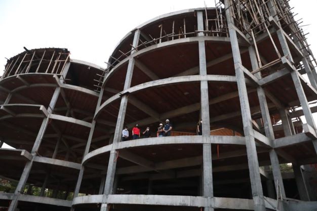 Hotel em construção no Paraguai. Foto: La Clave