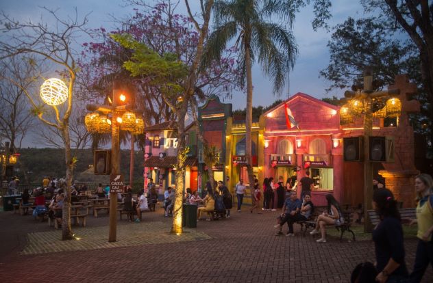 O Restaurante Cabeza de Vaca, no Marco das Três Fronteiras, atende de terça a domingo, das 15h às 22h, com música ao vivo todas as noites. Foto: Marcos Labanca/Divulgação