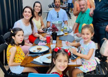 Wilson reunido com a esposa, filhas, genros e netas, no sábado, dia 18. Foto: Não Viu?