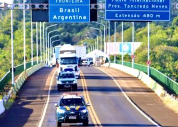 Ponte Tancredo Neves que liga Foz do Iguaçu, no Brasil, a Puerto Iguazú, na Argentina. Foto: PRF
