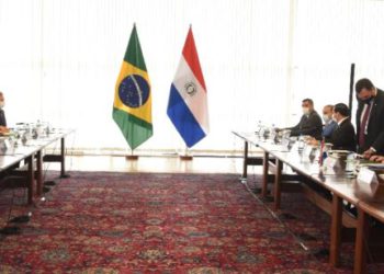 Assinatura do acordo. Foto: Gustavo Magalhães/MRE