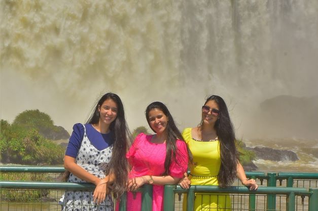 Turistas nas Cataratas do Iguaçu. Foto: Henrique Britez/Divulgação