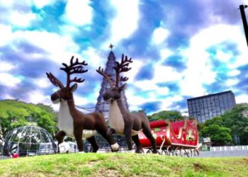 Decoração na Praça da Paz está em fase final. Foto: JIE/Patrícia Iunovich e Leilane Benetta