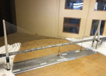 Modelo reduzido da ponte usado nos ensaios. Foto: Diretoria de Coordenação.