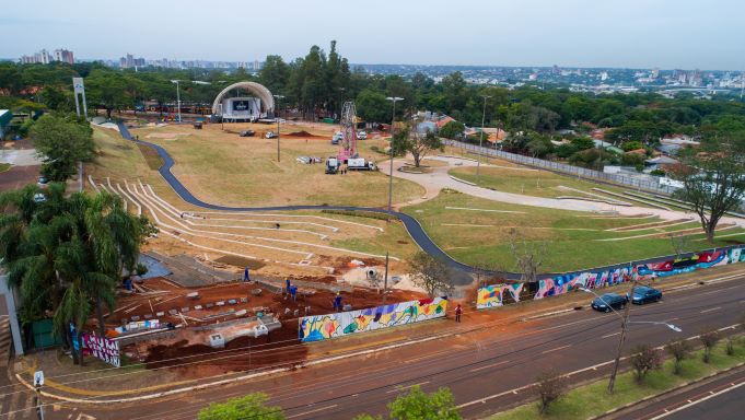 Obras no Gramadão da Vila A em Foz do Iguaçu. Foto: Christian Rizzi/IB