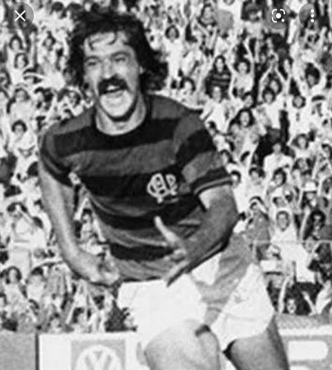 O ex-jogador de futebol Barcímio Sicupira Junior, que faleceu neste domingo (7/11), é até hoje o maior artilheiro da história do Athletico. Foto: Prefeitura de Curitiba/Divulgação