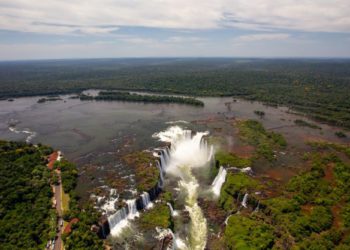 Cataratas do Iguaçu. Foto: Bruno Bimbatto/Divulgação