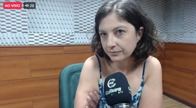 Cibele Munhoz em entrevista ao programa Contraponto. Foto: reprodução