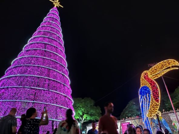 Com os mesmos moldes do Natal de Gramado, Foz abre hoje (1º) sua festa natalina – Não viu? Com os mesmos moldes do Natal de Gramado, Foz abre hoje (1º) sua festa natalina – Não viu?