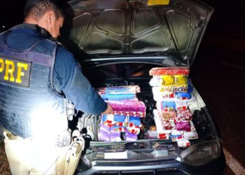 Apreensão da droga encontrada no carro do ex-prefeito. Foto: divulgação/PRF