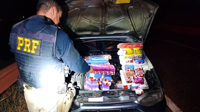 Apreensão da droga encontrada no carro do ex-prefeito. Foto: divulgação/PRF