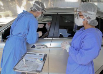 Exame para detectar a infecção por Covid-19.
Foto: Ari Dias/AEN