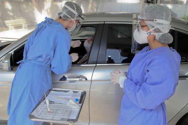 Exame para detectar a infecção por Covid-19.
Foto: Ari Dias/AEN