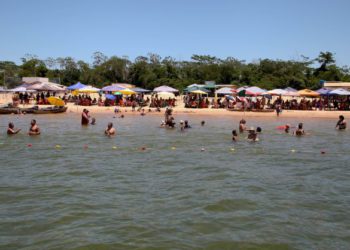 Praias artificiais das Costas Norte e Oeste do Estado mantém águas com condições boas para banho e prática de esportes
Foto: Ari Dias/AEN