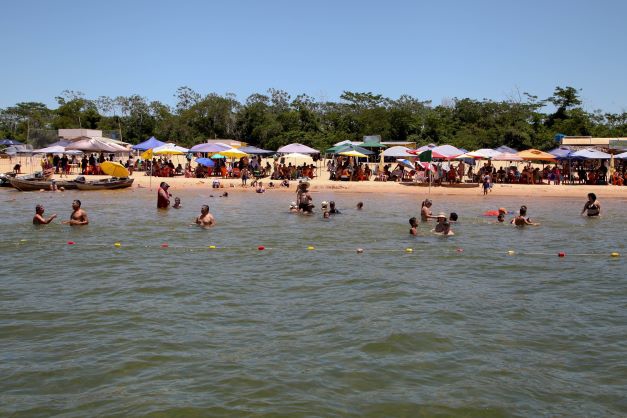 Praias artificiais das Costas Norte e Oeste do Estado mantém águas com condições boas para banho e prática de esportes
Foto: Ari Dias/AEN