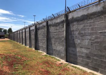 Muralha com seis metros de altura. Foto: Eduardo de Pádua Viali / Itaipu Binacional