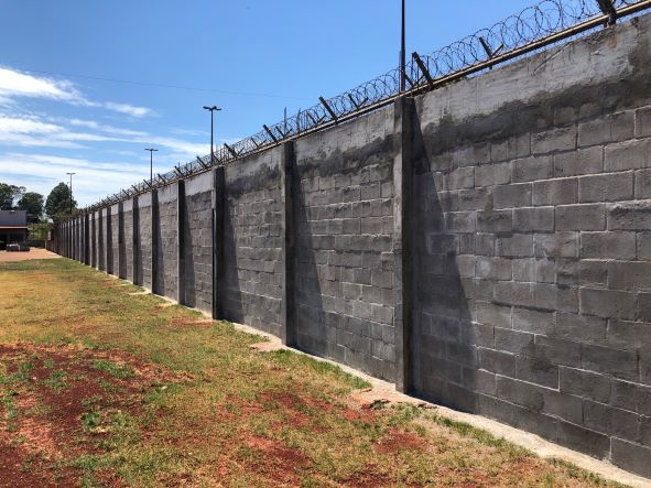 Muralha com seis metros de altura. Foto: Eduardo de Pádua Viali / Itaipu Binacional
