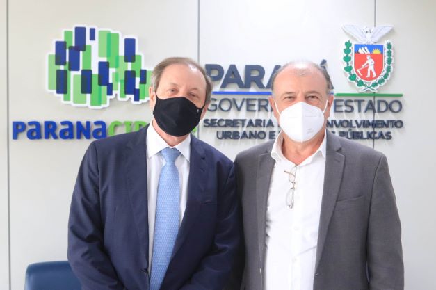Augustinho Zucchi, à direita, e Ortega, chefe da Casa Civil. Foto: SEDU